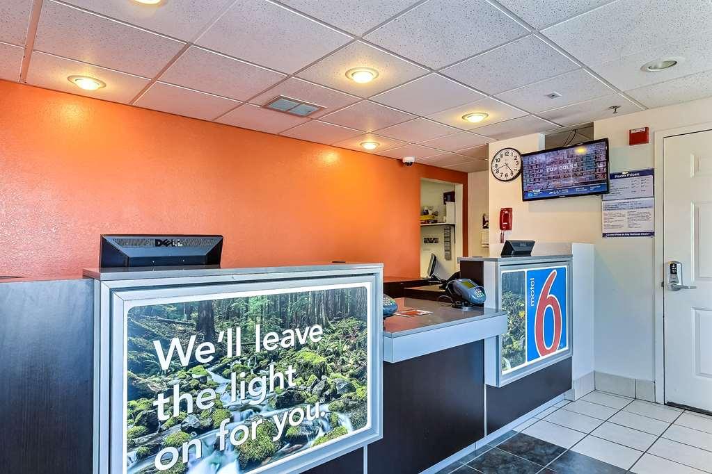 Motel 6-Pinole, Ca İç mekan fotoğraf