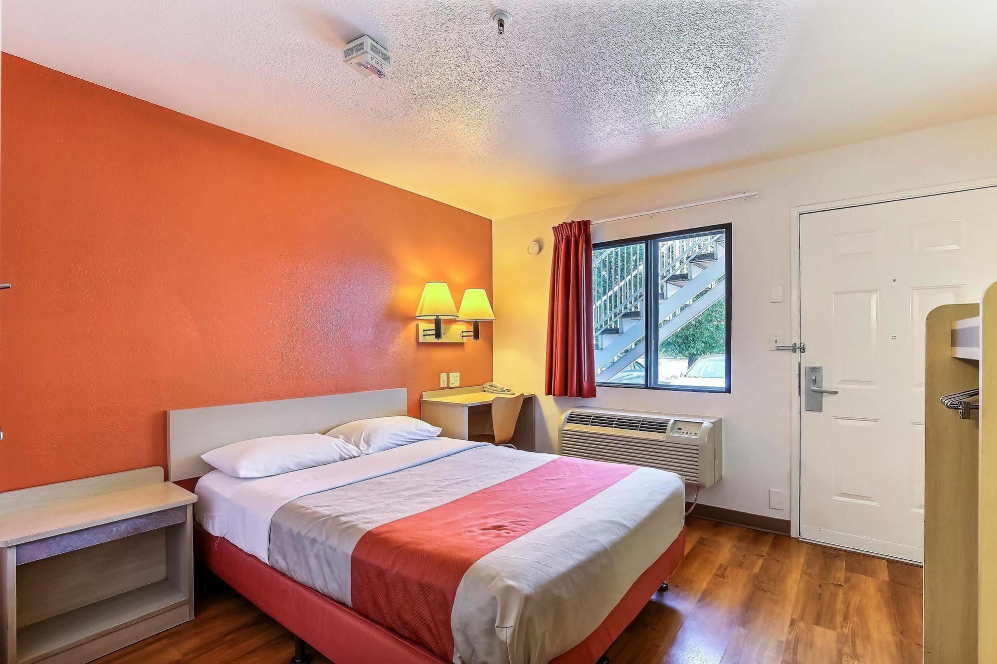 Motel 6-Pinole, Ca Dış mekan fotoğraf